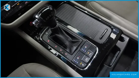 KIA CARNIVAL GASOLINE 9-SEATER NOBLESSE