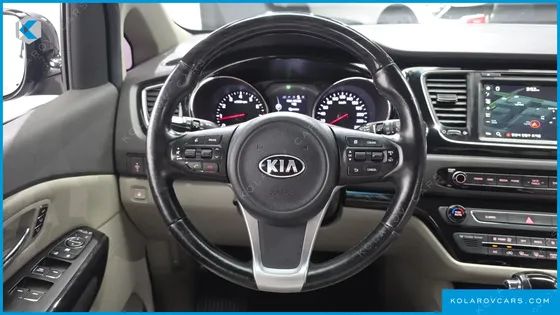 KIA CARNIVAL GASOLINE 9-SEATER NOBLESSE