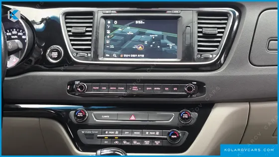 KIA CARNIVAL GASOLINE 9-SEATER NOBLESSE