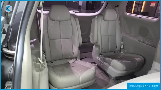 KIA CARNIVAL GASOLINE 9-SEATER NOBLESSE