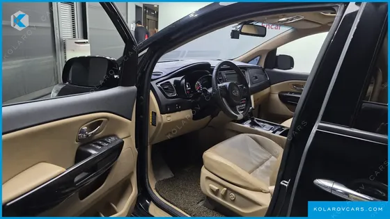 KIA CARNIVAL 9-SEATER PRESTIGE