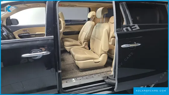KIA CARNIVAL 9-SEATER PRESTIGE