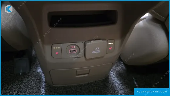 KIA CARNIVAL 9-SEATER PRESTIGE