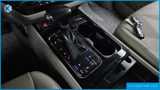 KIA CARNIVAL 9-SEATER PRESTIGE