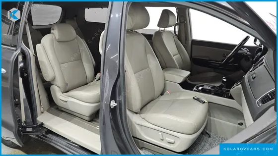 KIA CARNIVAL 9-SEATER PRESTIGE