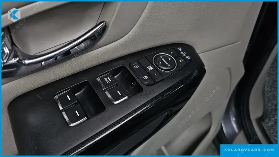 KIA CARNIVAL 9-SEATER PRESTIGE