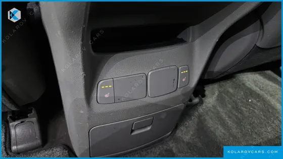 KIA CARNIVAL 9-SEATER PRESTIGE