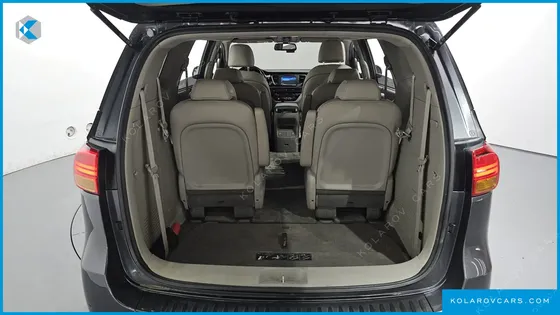 KIA CARNIVAL 9-SEATER PRESTIGE