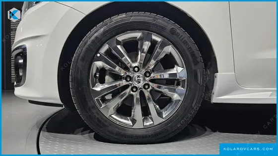 KIA CARNIVAL 9-SEATER NOBLESSE