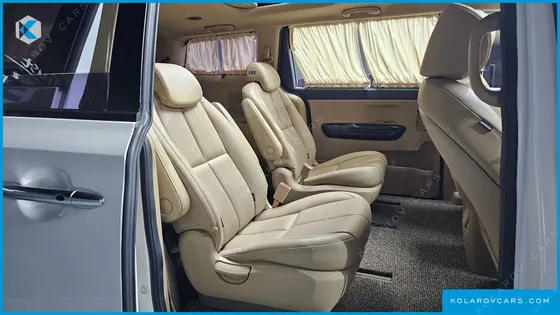KIA CARNIVAL 9-SEATER NOBLESSE