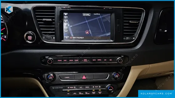 KIA CARNIVAL 9-SEATER NOBLESSE