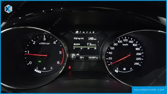 KIA CARNIVAL 9-SEATER NOBLESSE