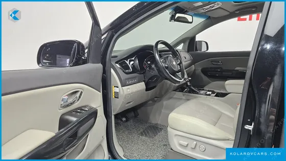 KIA CARNIVAL 9-SEATER NOBLESSE