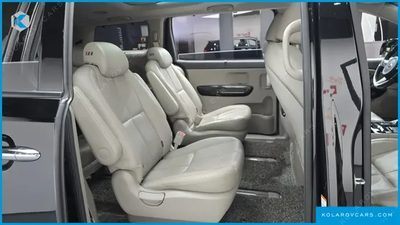 KIA CARNIVAL 9-SEATER NOBLESSE