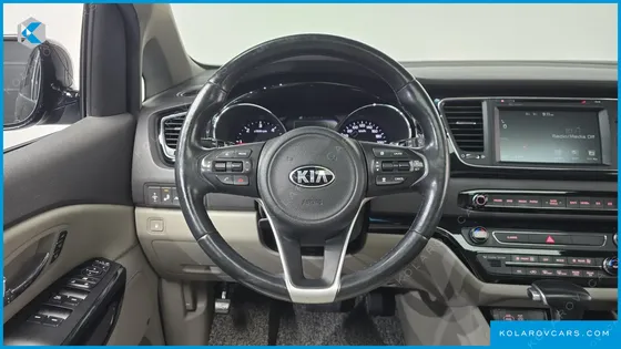 KIA CARNIVAL 9-SEATER NOBLESSE