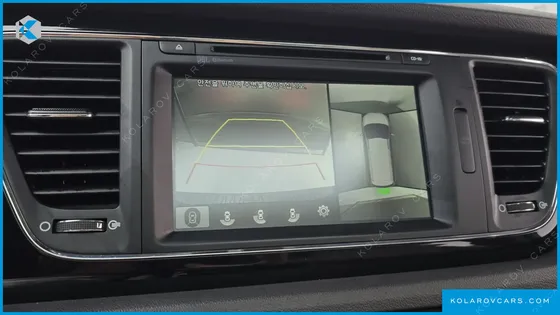 KIA CARNIVAL 9-SEATER NOBLESSE