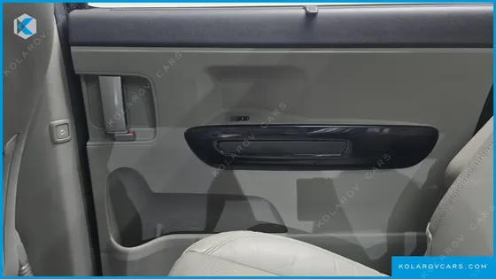 KIA CARNIVAL 9-SEATER NOBLESSE