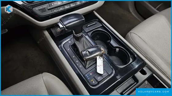KIA CARNIVAL 9-SEATER PRESTIGE