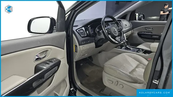 KIA CARNIVAL 9-SEATER PRESTIGE