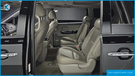 KIA CARNIVAL 9-SEATER PRESTIGE