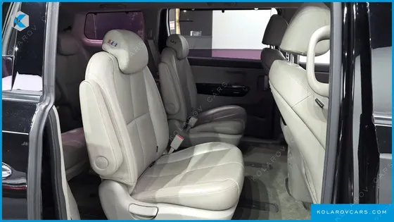 KIA CARNIVAL 9-SEATER NOBLESSE