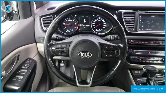 KIA CARNIVAL 9-SEATER NOBLESSE