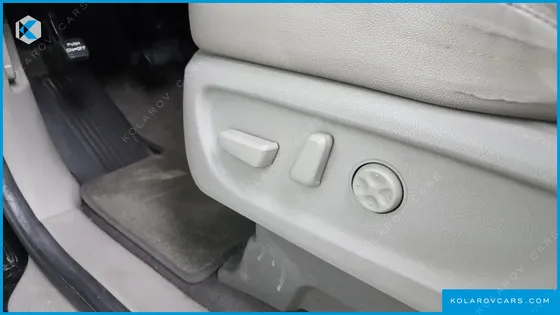 KIA CARNIVAL 9-SEATER NOBLESSE