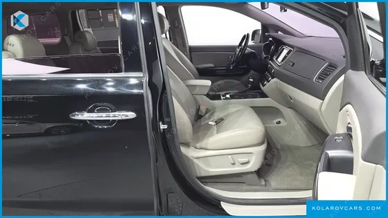 KIA CARNIVAL 9-SEATER NOBLESSE