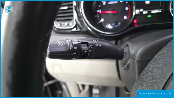 KIA CARNIVAL 9-SEATER NOBLESSE