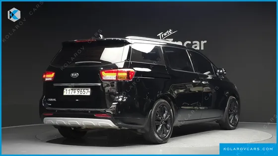 KIA CARNIVAL 9-SEATER NOBLESSE