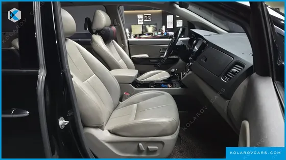KIA CARNIVAL 9-SEATER NOBLESSE