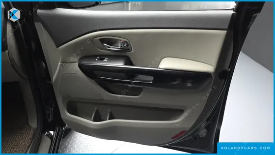 KIA CARNIVAL 9-SEATER NOBLESSE