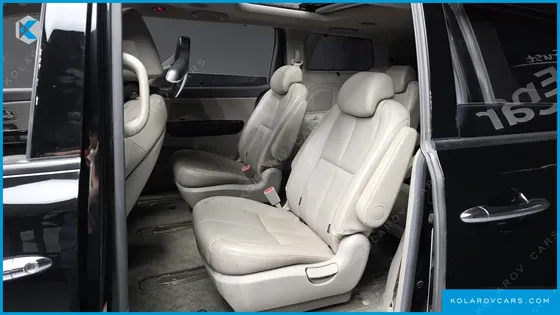 KIA CARNIVAL 9-SEATER NOBLESSE