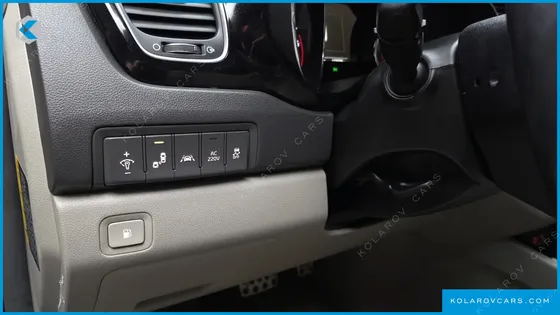 KIA CARNIVAL 9-SEATER NOBLESSE