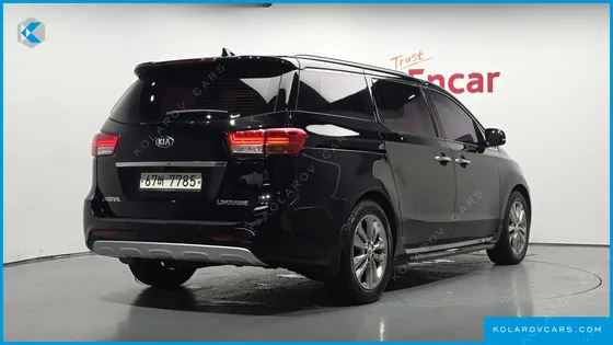KIA CARNIVAL 7-SEATER LIMOUSINE