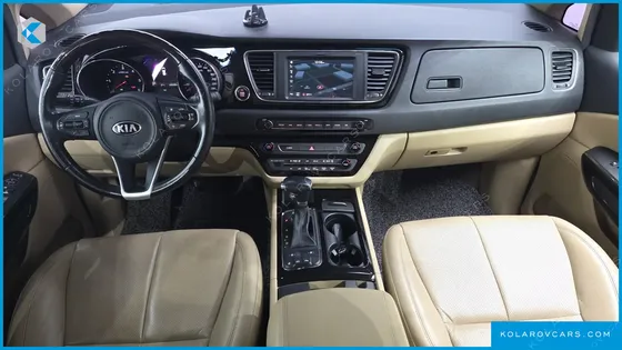 KIA CARNIVAL 7-SEATER LIMOUSINE