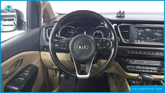 KIA CARNIVAL 7-SEATER LIMOUSINE