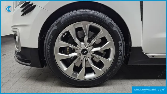 KIA CARNIVAL 9-SEATER PRESTIGE