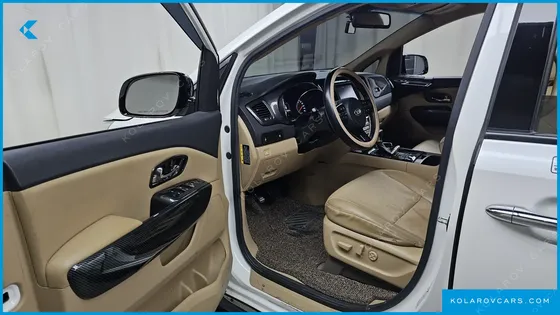 KIA CARNIVAL 9-SEATER PRESTIGE