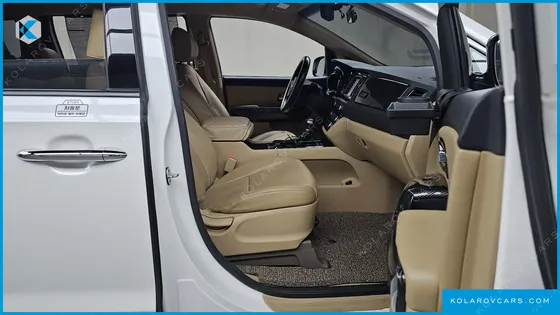 KIA CARNIVAL 9-SEATER PRESTIGE