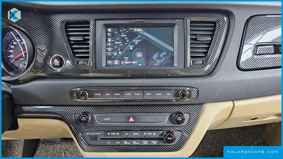KIA CARNIVAL 9-SEATER PRESTIGE