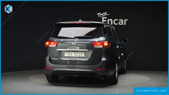 KIA CARNIVAL 11-SEATER DELUXE