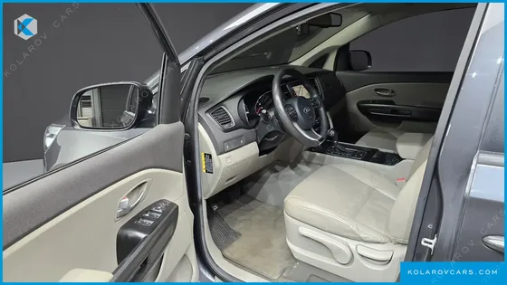 KIA CARNIVAL 11-SEATER DELUXE