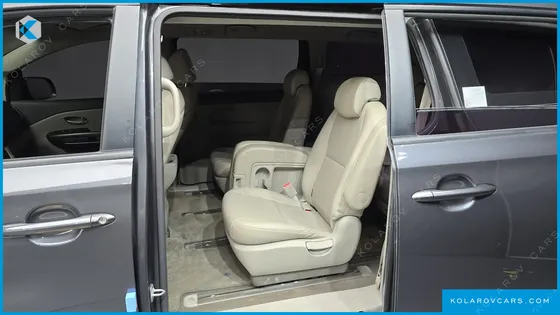 KIA CARNIVAL 11-SEATER DELUXE