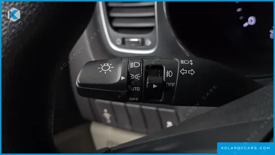 KIA CARNIVAL 11-SEATER DELUXE