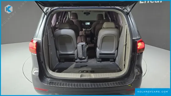 KIA CARNIVAL 11-SEATER DELUXE
