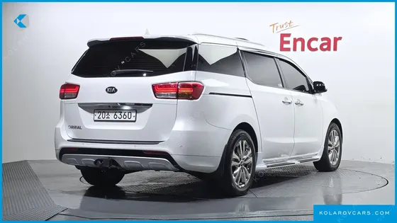 KIA CARNIVAL 9-SEATER NOBLESSE