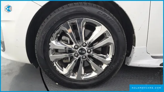 KIA CARNIVAL 9-SEATER NOBLESSE