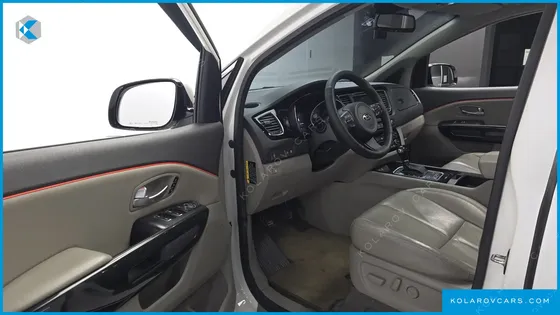 KIA CARNIVAL 9-SEATER NOBLESSE