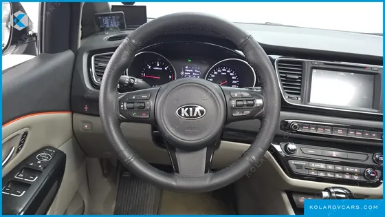 KIA CARNIVAL 9-SEATER NOBLESSE